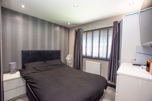 Bedroom- click for photo gallery